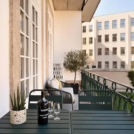 Apartment Historic At Cardosas With Balcony Porto